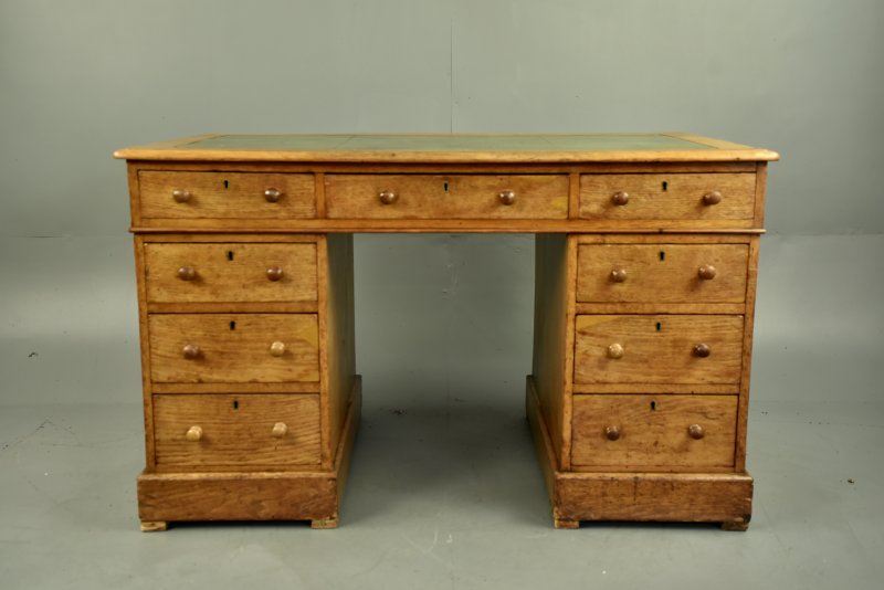 Victorian oak pedestal desk