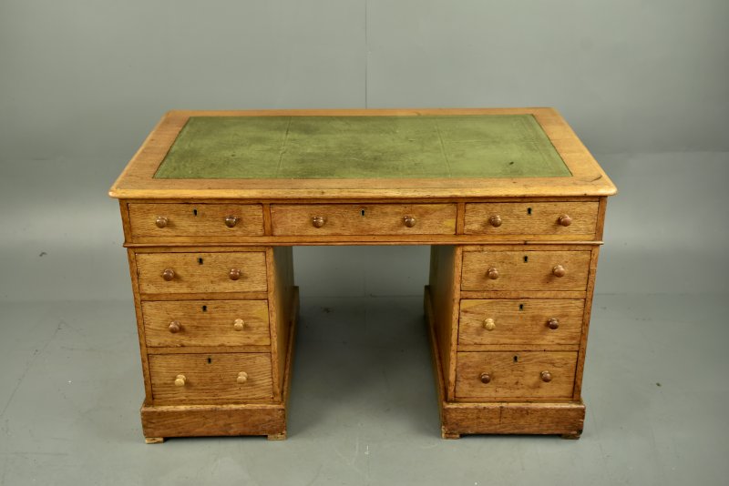 Victorian oak pedestal desk