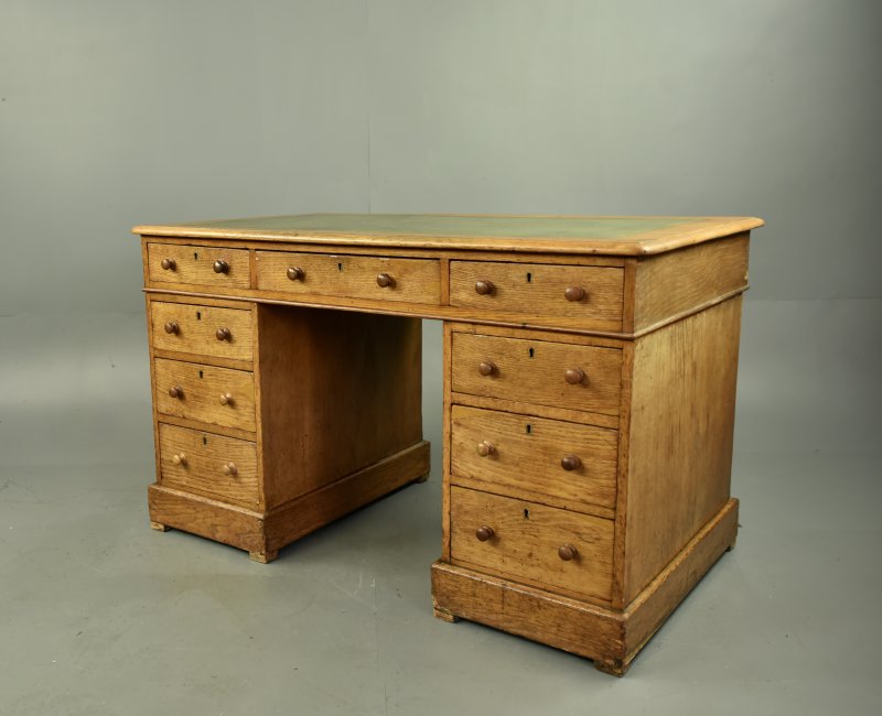Victorian oak pedestal desk