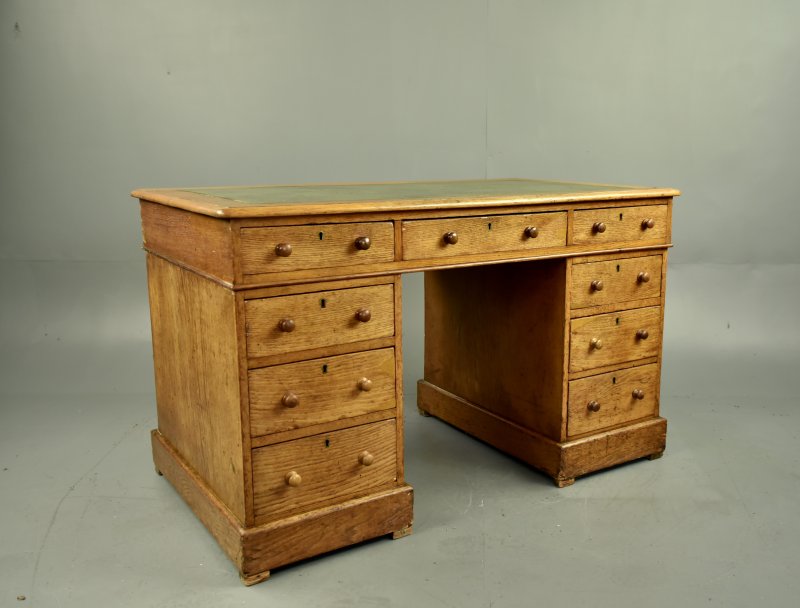 Victorian oak pedestal desk