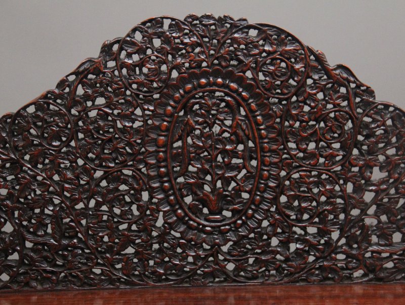 A superb quality 19th Century Anglo-Indian cabinet