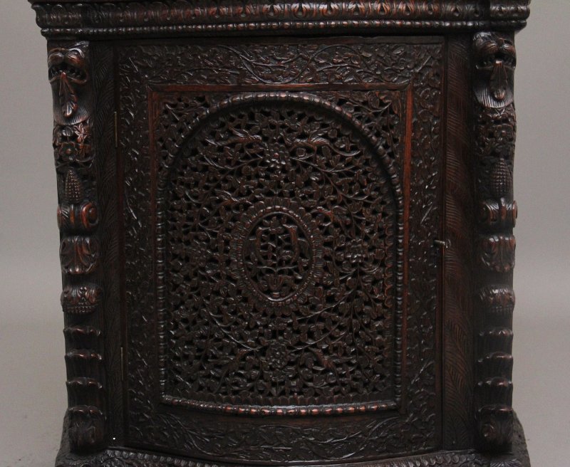 A superb quality 19th Century Anglo-Indian cabinet