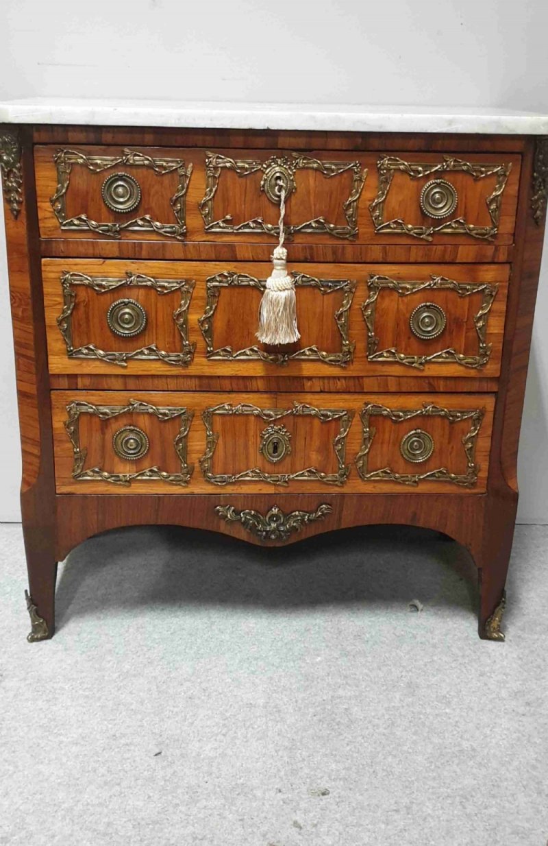 Superb C18th French Commode Chest Of Drawers