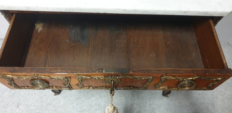 Superb C18th French Commode Chest Of Drawers