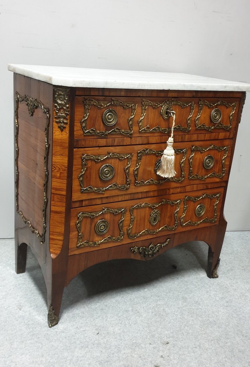 Superb C18th French Commode Chest Of Drawers