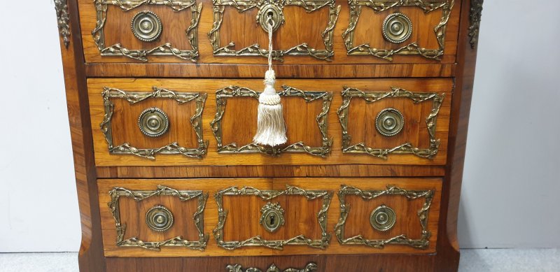 Superb C18th French Commode Chest Of Drawers