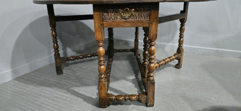 Super C18th Oak Dropleaf Dining Table