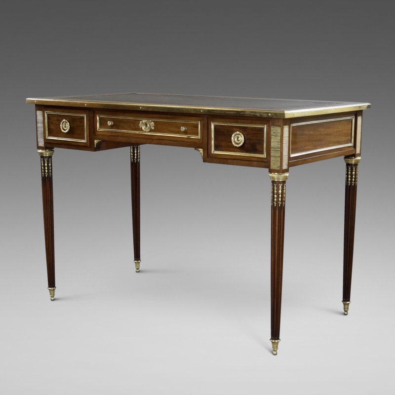 A Fine English Bureau Plat