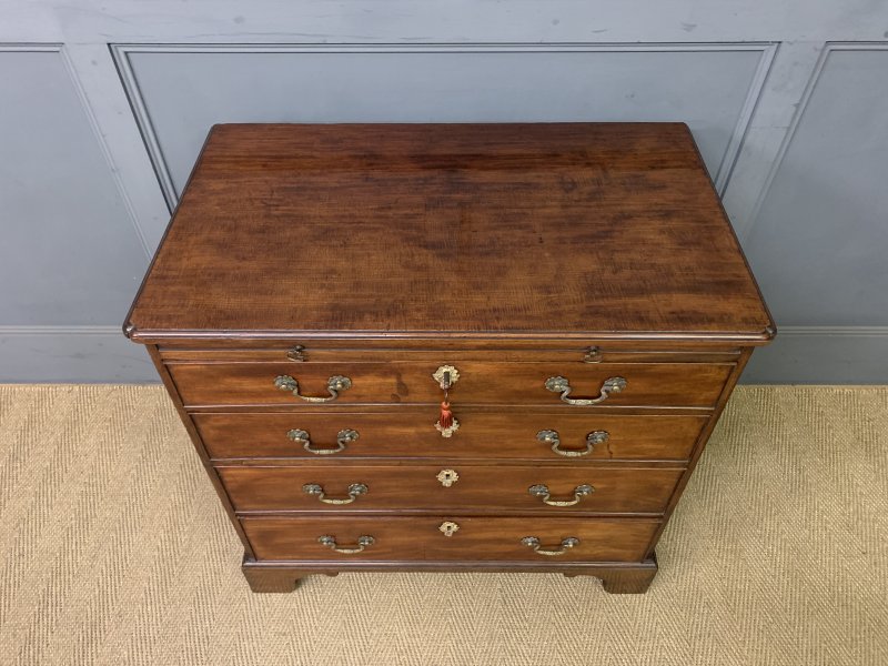 George III Mahogany Bachelors Chest of Drawers