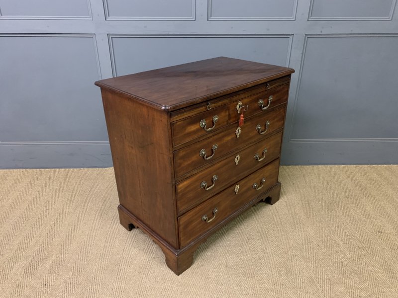 George III Mahogany Bachelors Chest of Drawers