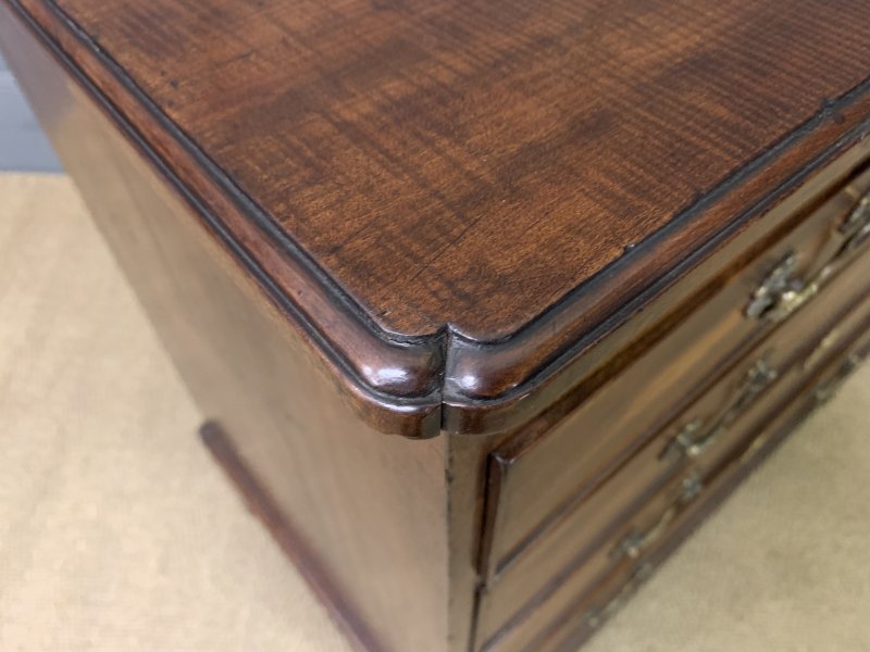 George III Mahogany Bachelors Chest of Drawers