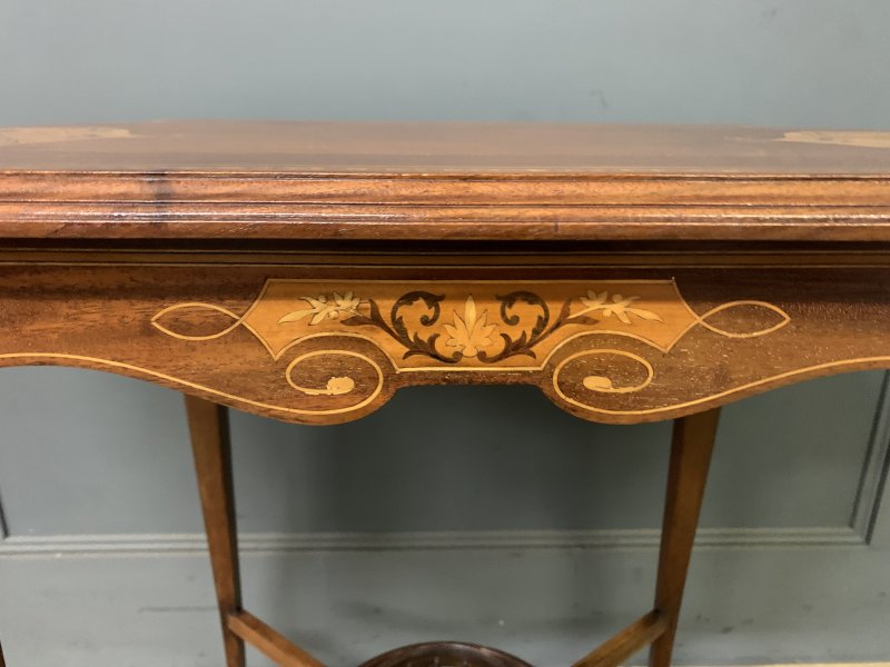 Pretty Inlaid Mahogany Table