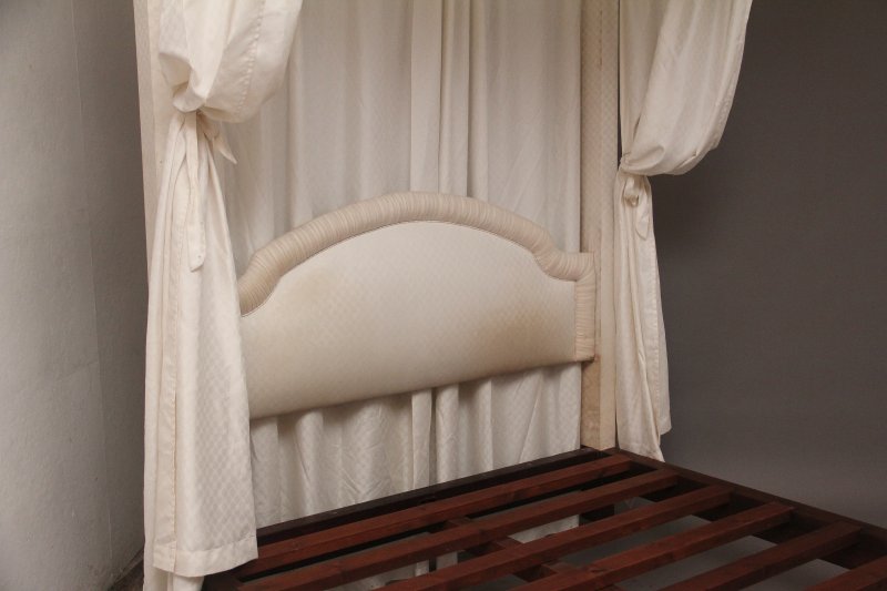 19th Century mahogany half taster bed