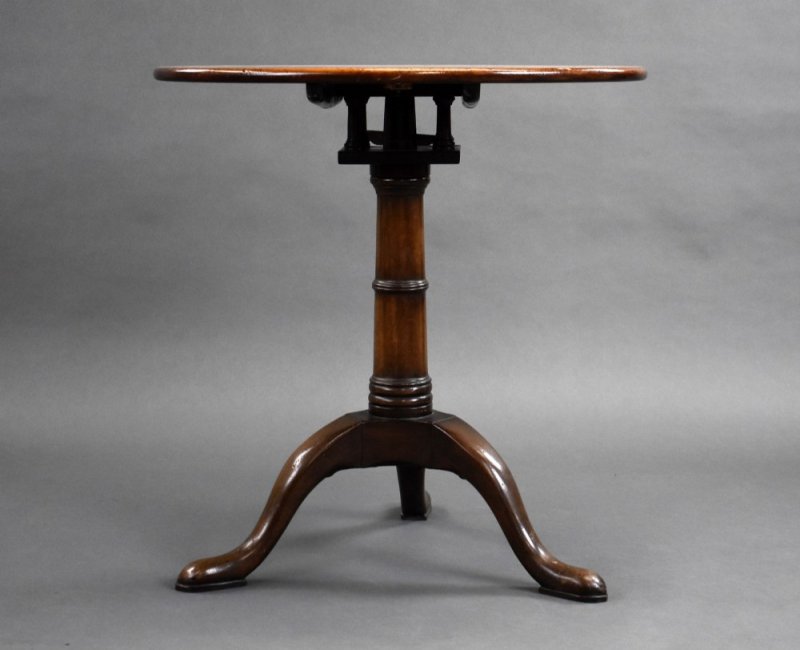 George III Mahogany Snap Top Circular Tripod Table
