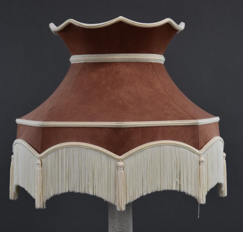 Empire Style Single Lamp With Lamp Shade