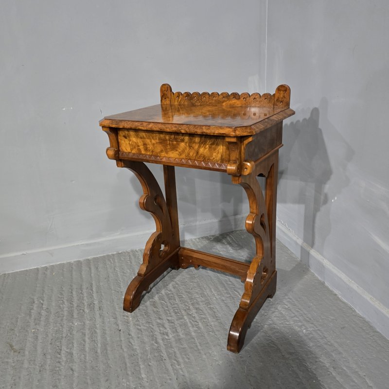 Superb Burr Walnut Console Hall Table