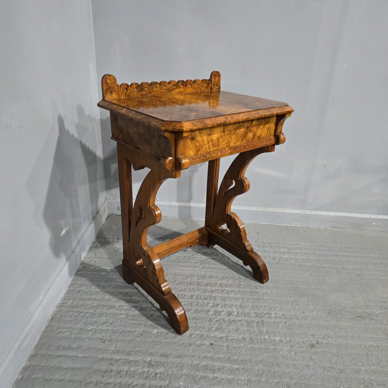 Superb Burr Walnut Console Hall Table