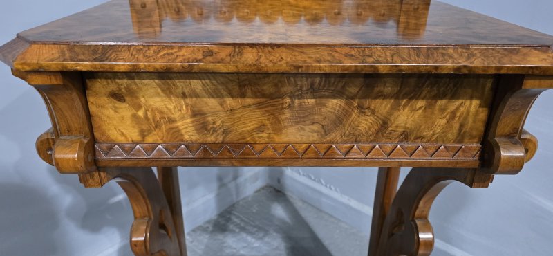 Superb Burr Walnut Console Hall Table
