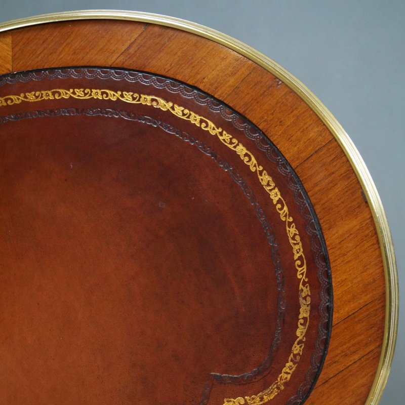 An Attractive French Kidney Shape Desk.