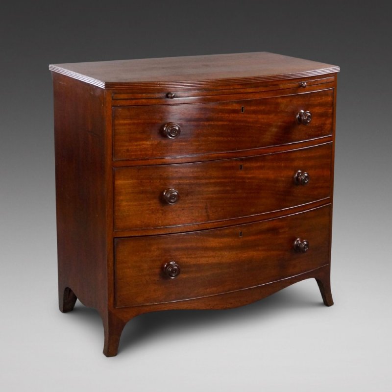 A George III Bow-fronted Chest