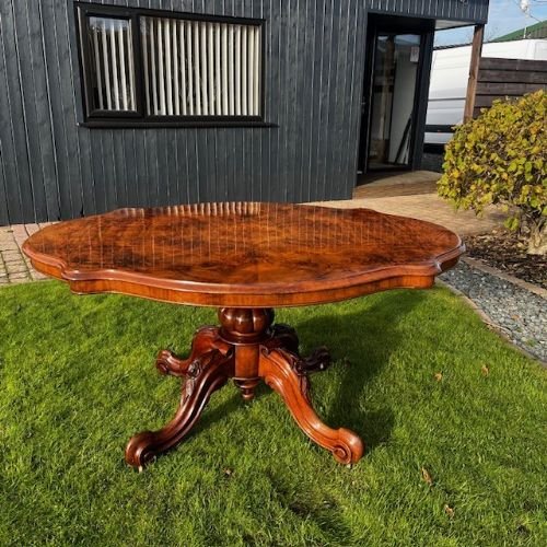 A Fine Quality Victorian Period Burr Walnut Antique Dining Table
