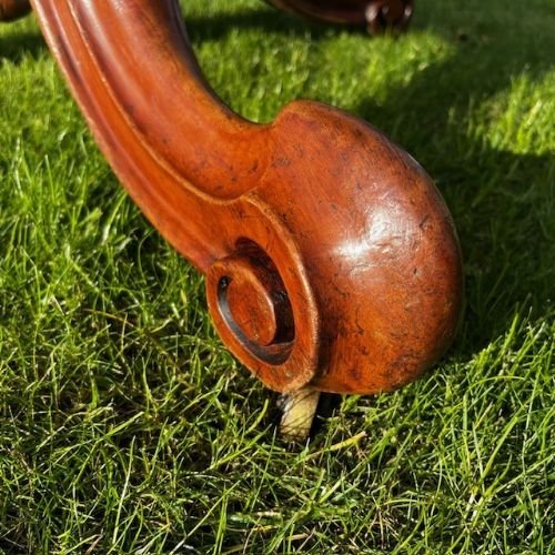 A Fine Quality Victorian Period Burr Walnut Antique Dining Table