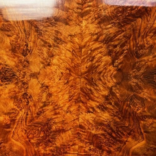 A Fine Quality Victorian Period Burr Walnut Antique Dining Table