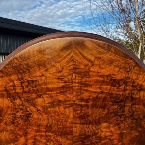 A Fine Quality Victorian Period Burr Walnut Antique Dining Table