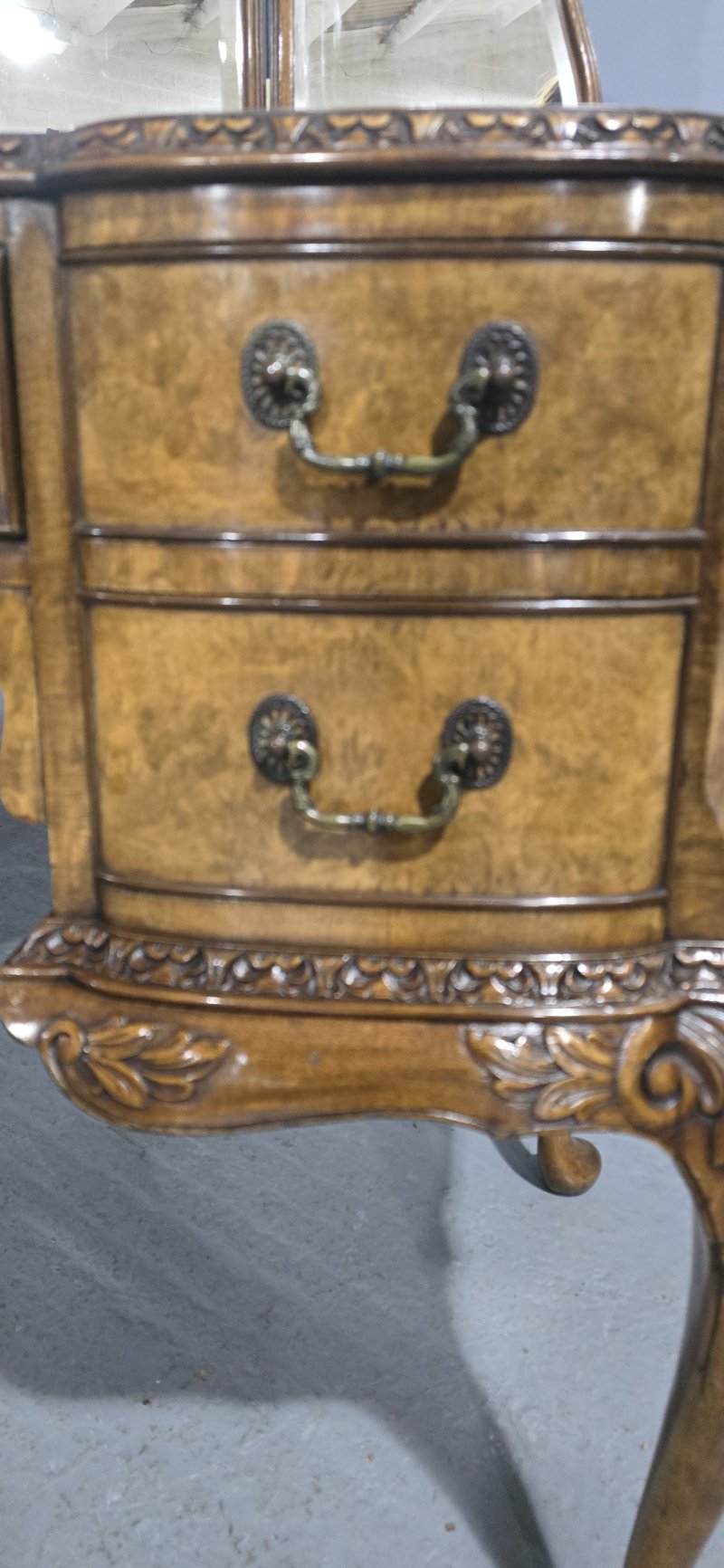 Stunning Queen Anne  Burr Walnut Dressing Table