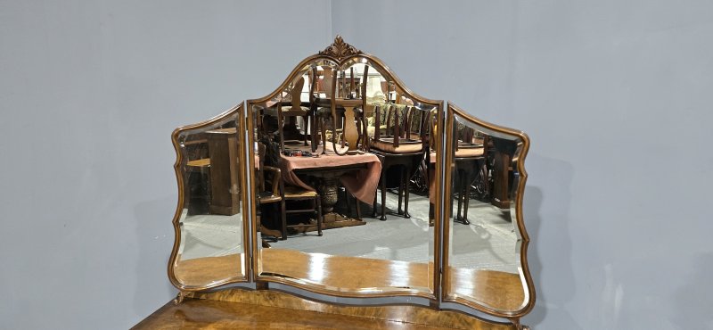 Stunning Queen Anne  Burr Walnut Dressing Table