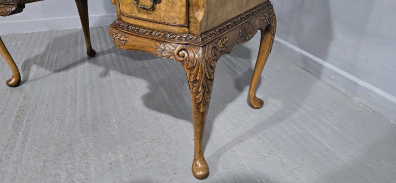 Stunning Queen Anne  Burr Walnut Dressing Table