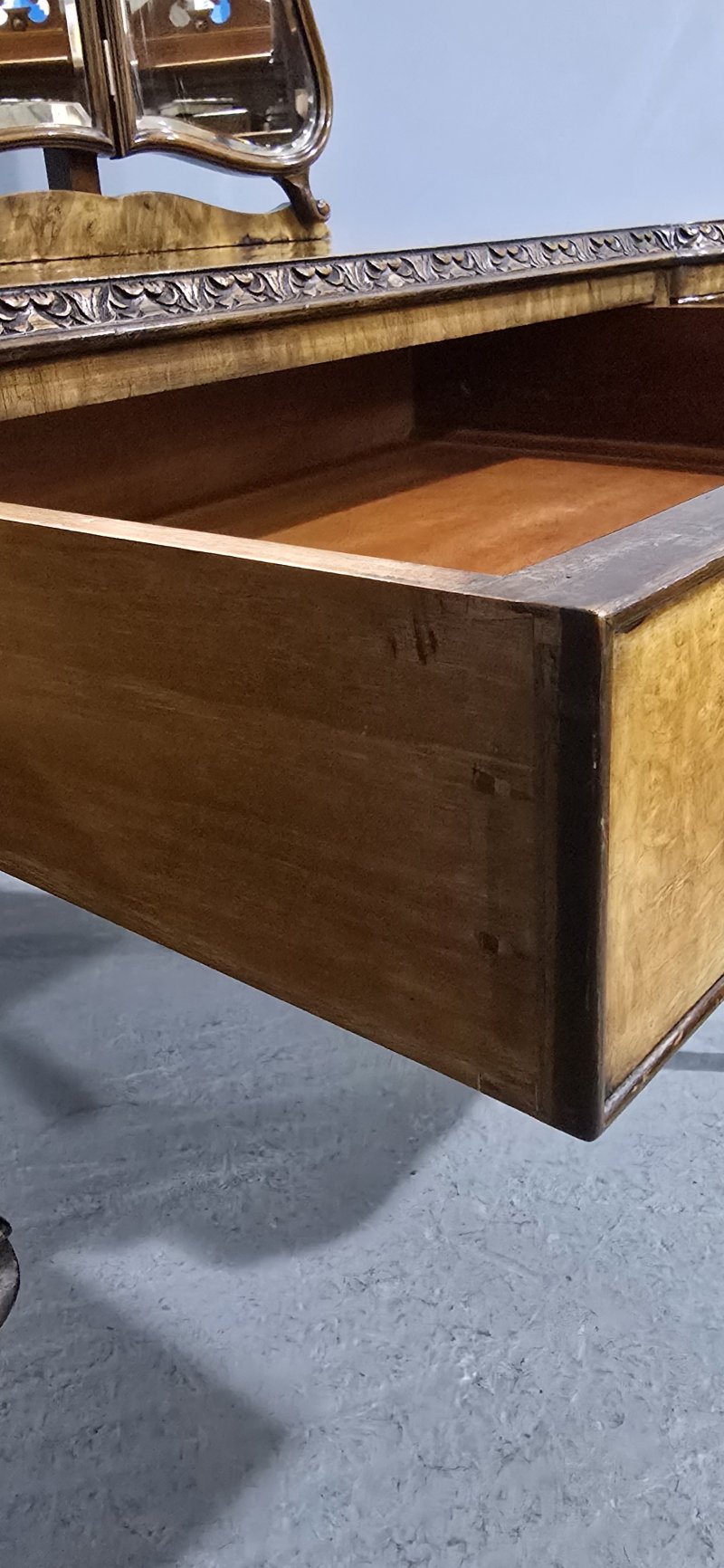 Stunning Queen Anne  Burr Walnut Dressing Table