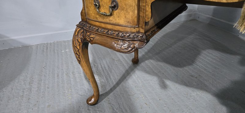 Stunning Queen Anne  Burr Walnut Dressing Table