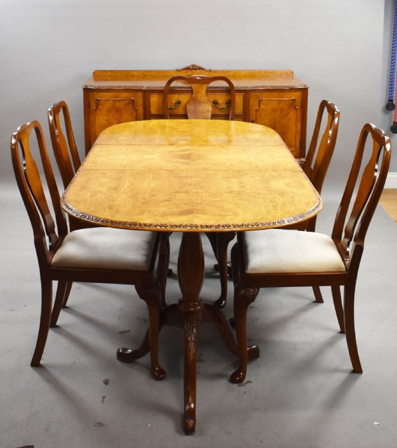 1930s Queen Anne Style Walnut Dining Suite