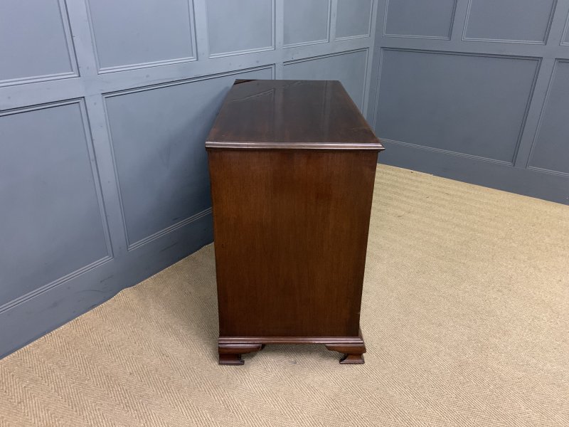 George III Mahogany Chest of Drawers