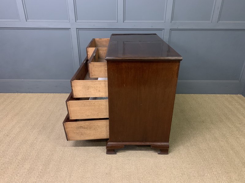 George III Mahogany Chest of Drawers