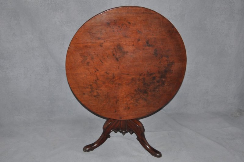 Large 18th Century Mahogany Tripod Table