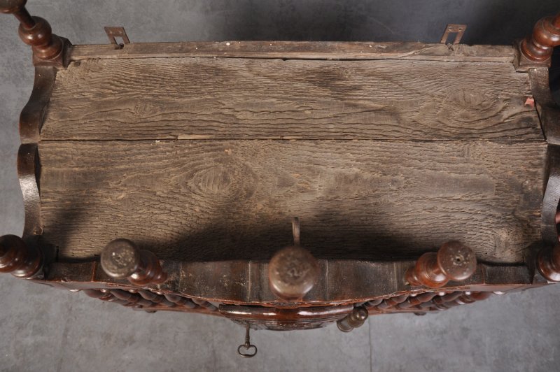 A Fine 18th Century Walnut French Panettiere