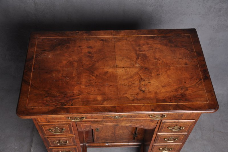 Early 18th Century Walnut Kneehole Desk