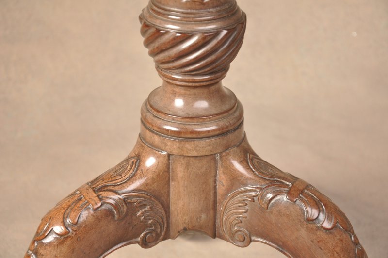 Fine 18th Century Mahogany Chippendale Tripod Table