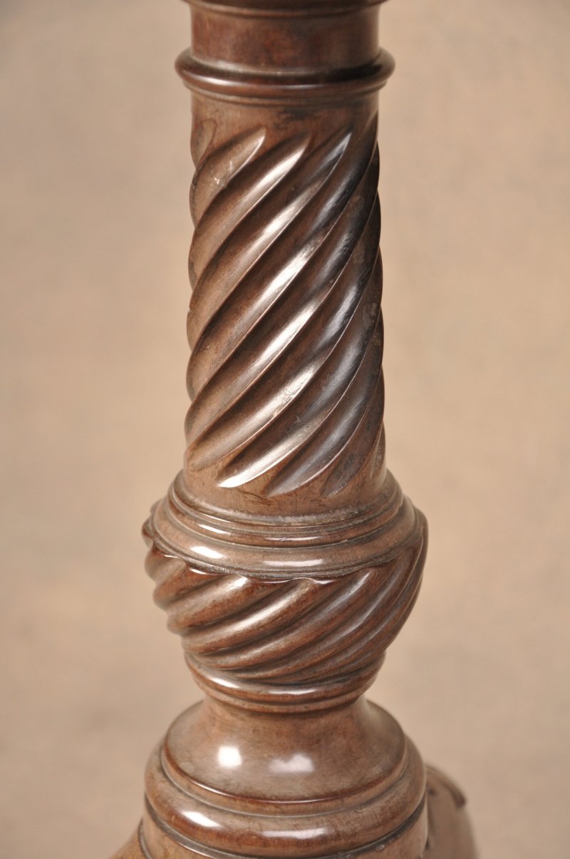 Fine 18th Century Mahogany Chippendale Tripod Table