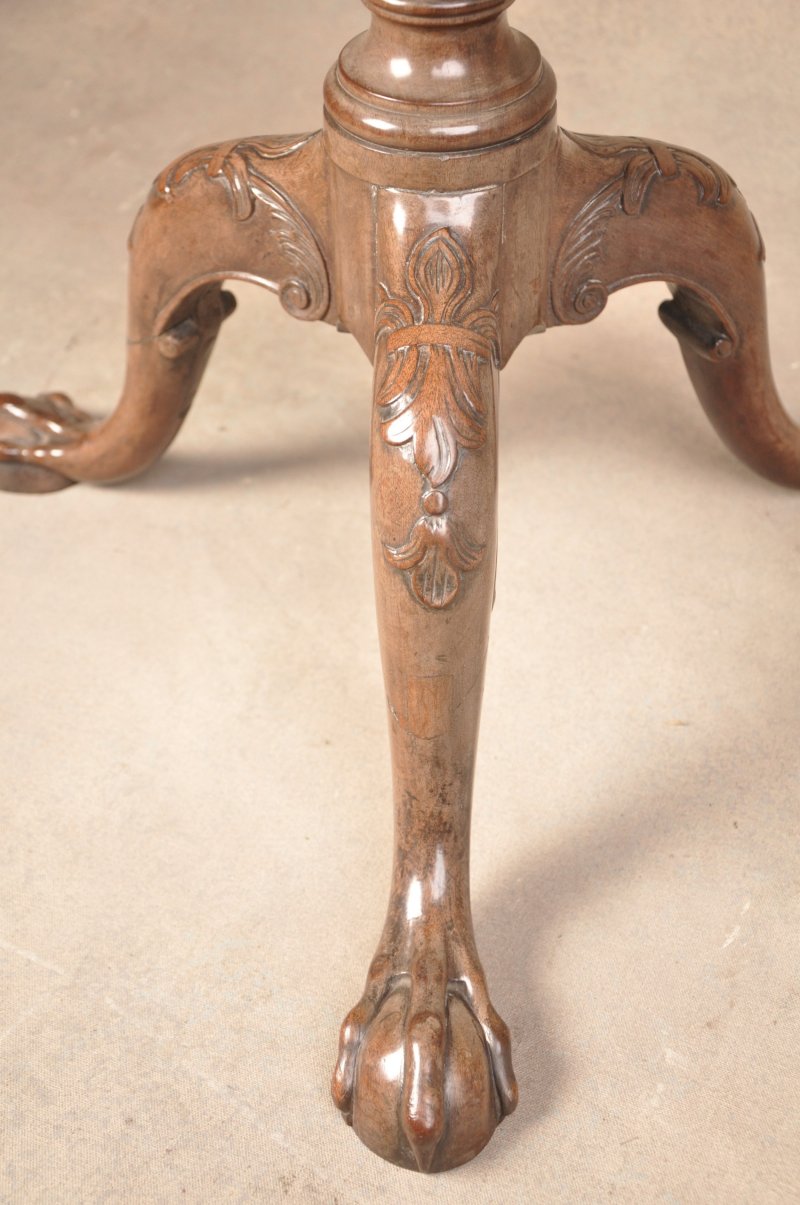 Fine 18th Century Mahogany Chippendale Tripod Table