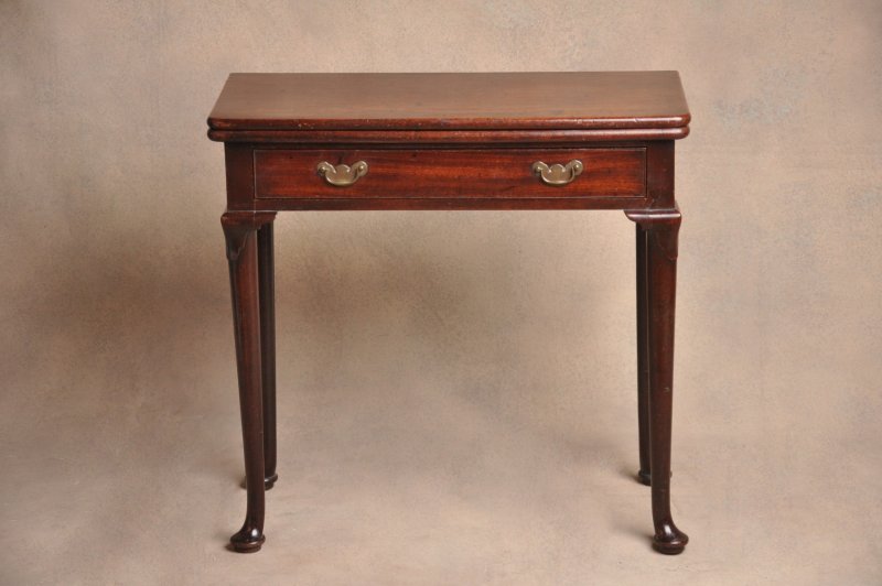 Mid 18th Century Mahogany Tea Table