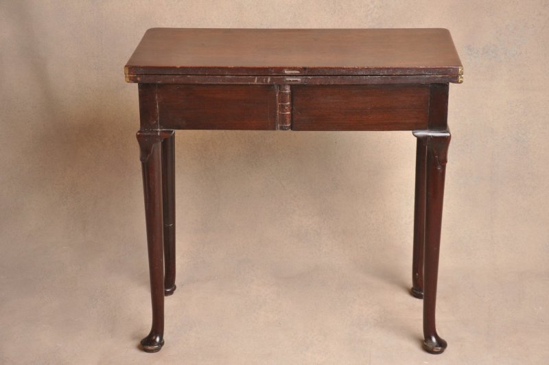 Mid 18th Century Mahogany Tea Table