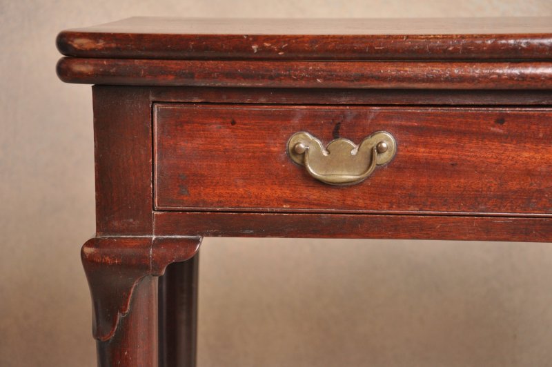 Mid 18th Century Mahogany Tea Table