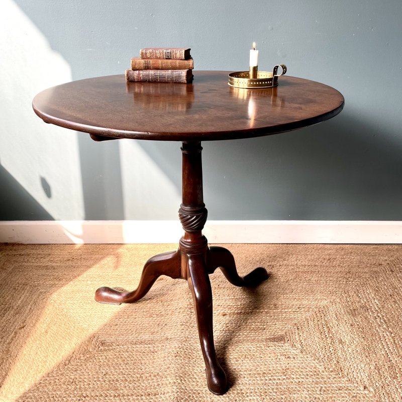Georgian Mahogany Tilt Top Table