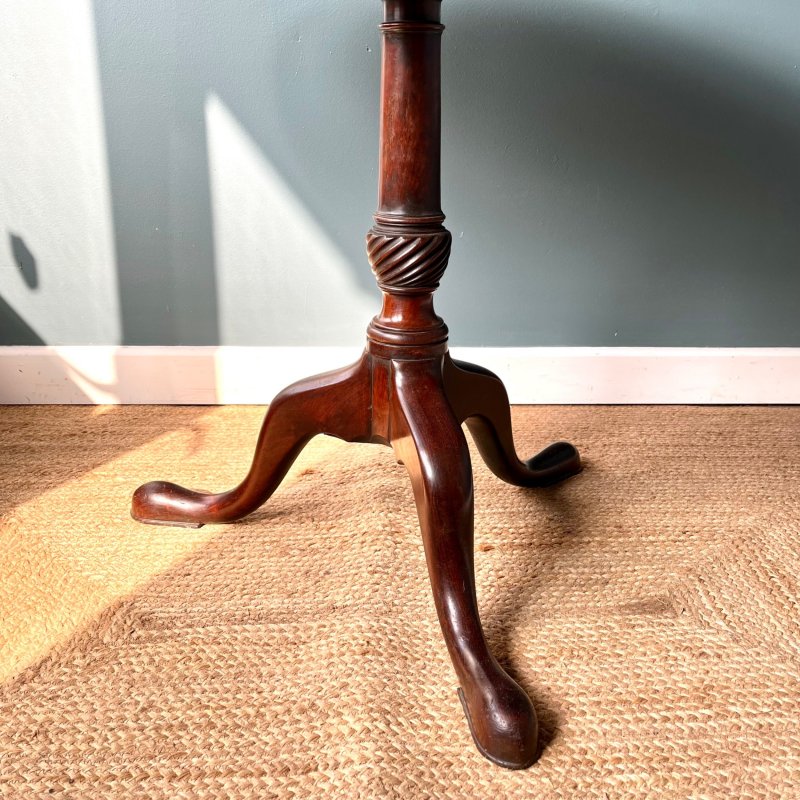 Georgian Mahogany Tilt Top Table