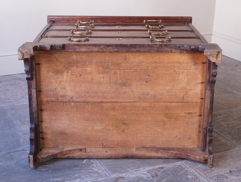 A Small 18th Century Oak Chest Of Drawers.