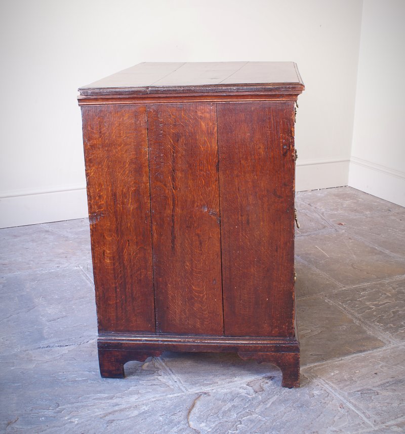 A Small 18th Century Oak Chest Of Drawers.