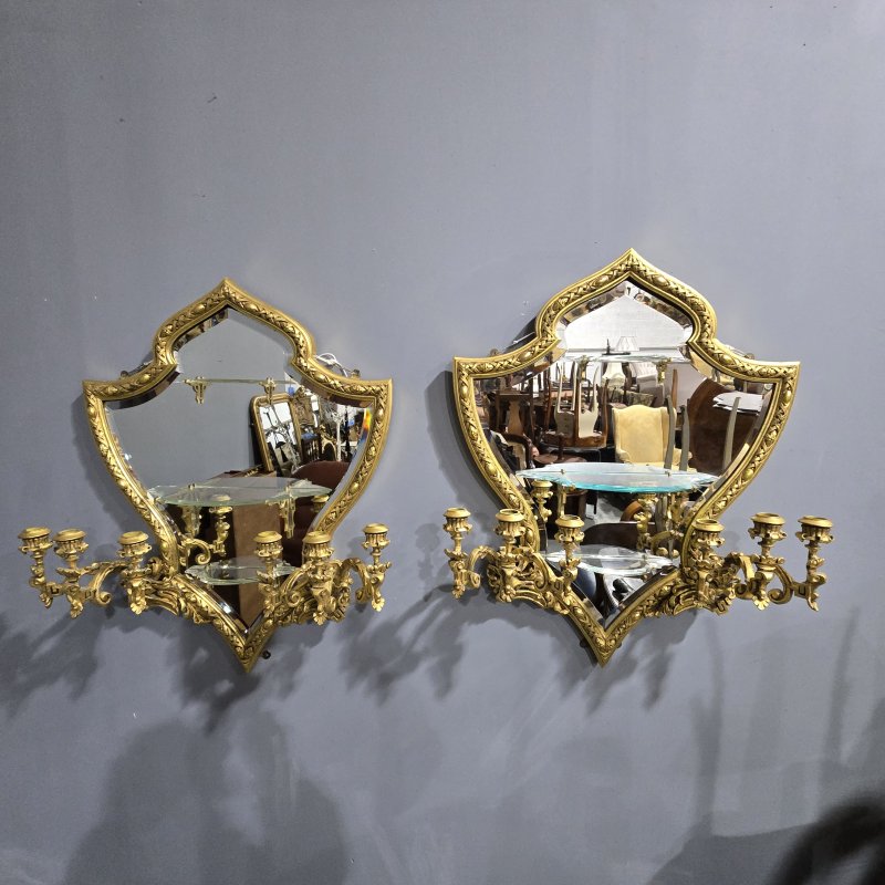Outstanding Large Pair Large Gilt Girondoles